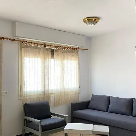 Atico Con Terraza * カンブリルス