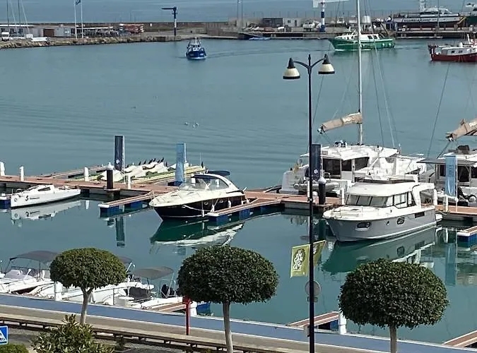 Apartamento Atico Con Terraza